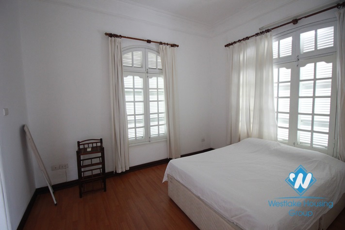 Lakeside house with small yard and nice terrace for rent in Tay Ho